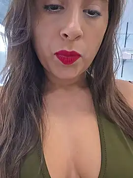 Snapshot of GatitaXD27 chatting on October 2025 09:46:02 AM GatitaXD27 online show from October 2025 09:46:02 AM