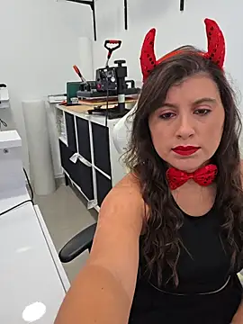 Snapshot of GatitaXD27 chatting on November 2025 10:28:02 AM GatitaXD27 online show from November 2025 10:28:02 AM