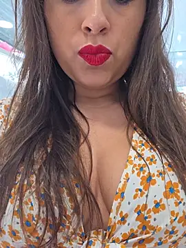 GatitaXD27 online show from November 2025 10:36:02 AM