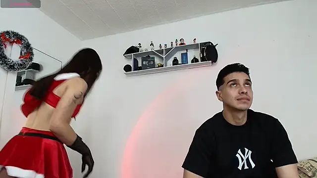 HotCouple 697 online show from December 2024 05:31:01 PM