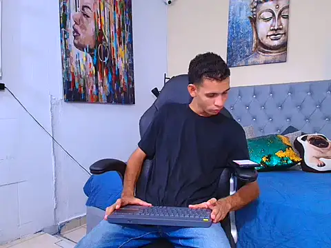 tonny 23cm  online show from September 2025 06:51:01 PM