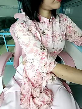 Snapshot of ___Erin___ chatting on September 2025 03:23:02 PM Erin online show from September 2025 03:23:02 PM