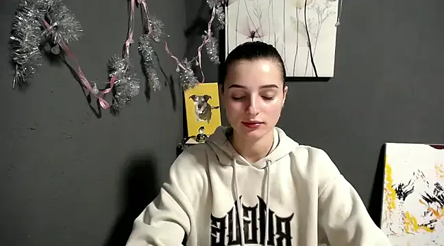 lady olivia  online show from December 2024 04:46:02 PM