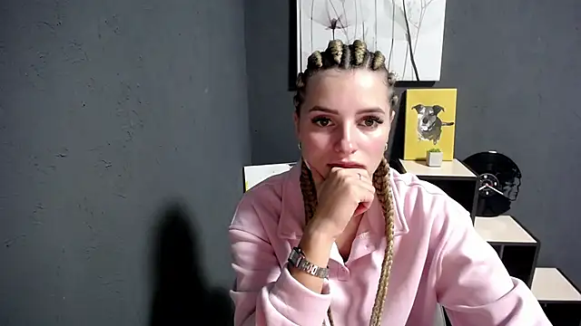 lady olivia  online show from October 2025 03:35:02 PM