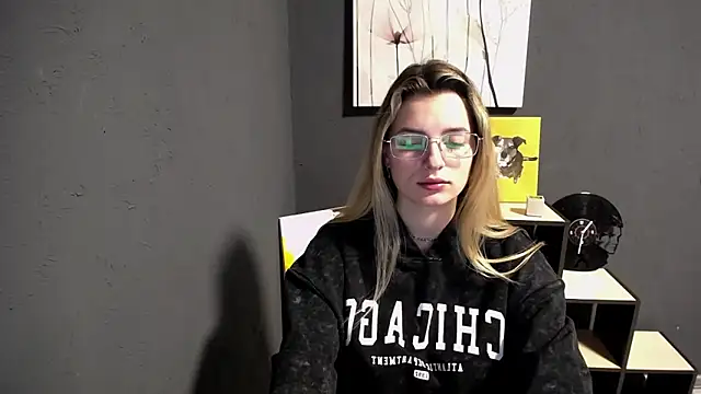 lady olivia  online show from March 2026 01:39:01 PM