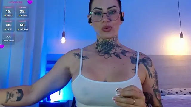 Snapshot of YasmimBrasil chatting on October 2025 09:19:02 AM YasmimBrasil online show from October 2025 09:19:02 AM