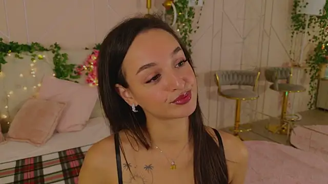 Lolly Neal online show from October 2025 05:05:01 AM