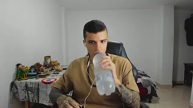 Snapshot of Balo_lovers chatting on January 2025 02:07:01 PM Balo lovers online show from January 2025 02:07:01 PM