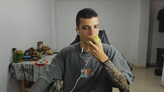 Snapshot of Balo_lovers chatting on January 2025 02:30:02 PM Balo lovers online show from January 2025 02:30:02 PM