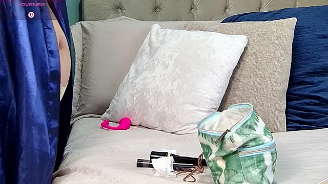 Snapshot of yanella_fire chatting on October 2025 11:07:01 AM yanella fire online show from October 2025 11:07:01 AM