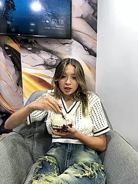 Victoria Adams14 online show from January 2026 01:19:01 AM