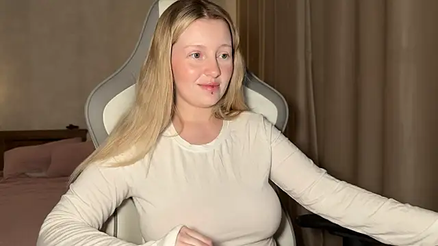 x ivy x online show from October 2025 04:47:01 PM