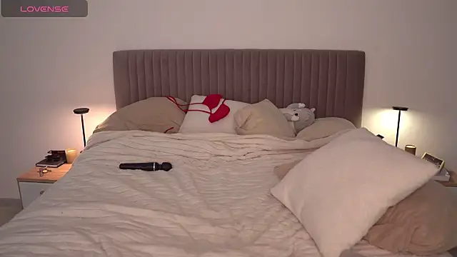 Snapshot of arielbell_ chatting on December 2024 12:38:01 PM arielbell online show from December 2024 12:38:01 PM