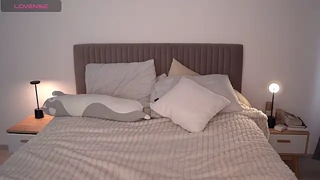 Snapshot of arielbell_ chatting on January 2025 08:18:02 AM arielbell online show from January 2025 08:18:02 AM