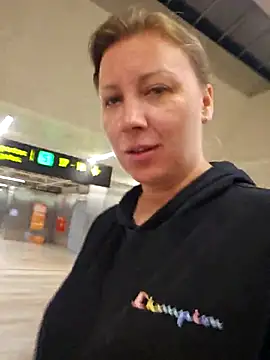 zarina3003 online show from April 2026 11:21:02 PM