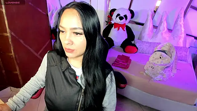 Snapshot of ginebra_ness chatting on January 2025 01:02:02 PM ginebra ness online show from January 2025 01:02:02 PM