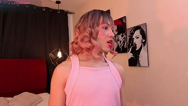 Megan Do Santos online show from October 2025 08:42:01 PM