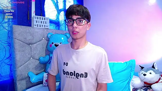 OwenBluee online show from December 2024 08:51:02 PM