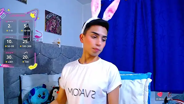 OwenBluee online show from October 2025 06:43:01 PM