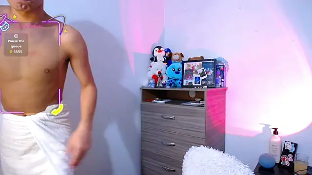 OwenBluee online show from November 2025 05:49:01 AM