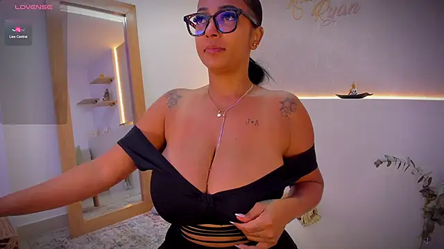 anahi ryan  online show from January 2025 03:08:02 PM