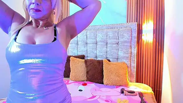 Snapshot of AnastasiaTaylor_ chatting on March 2025 03:12:01 AM AnastasiaTaylor online show from March 2025 03:12:01 AM
