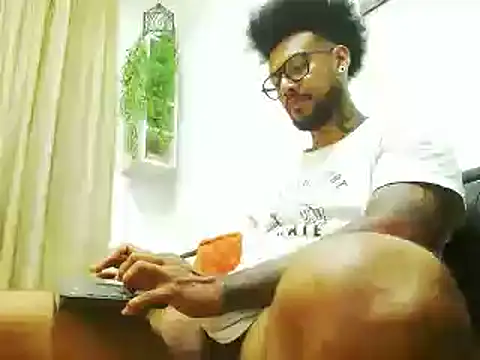 LewisStrong online show from March 2025 05:39:02 PM