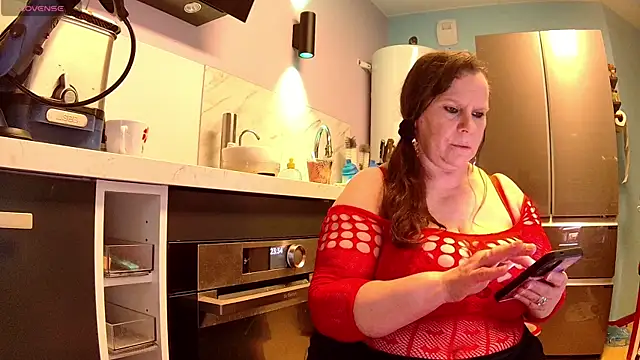 Endrocleia online show from October 2025 09:35:02 PM