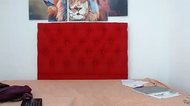 SweetLatiin  online show from September 2025 05:24:02 PM