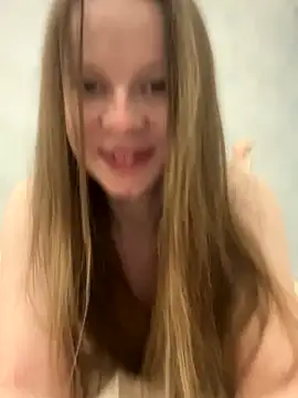 wrenlie online show from October 2025 07:12:01 PM