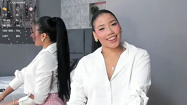 Salome Diaz  online show from January 2025 04:43:02 PM