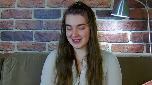 Sofia Hugs online show from March 2026 05:42:02 PM