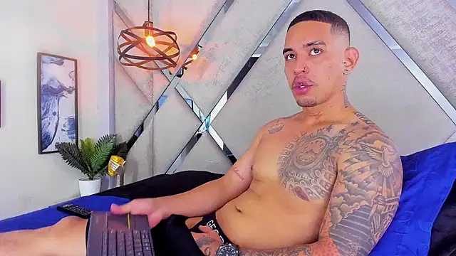 Damian09  online show from January 2025 09:11:02 PM