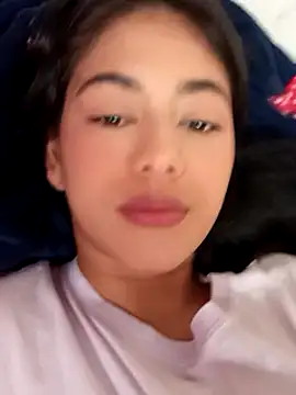 Snapshot of azzahara069 chatting on December 2024 09:09:02 PM azzahara069 online show from December 2024 09:09:02 PM