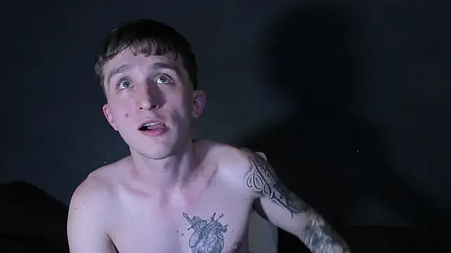 Dylanwhite23  online show from December 2025 07:22:01 PM