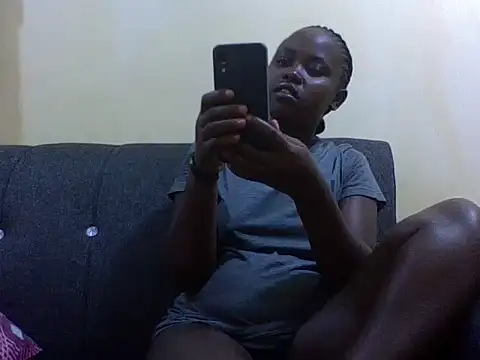 Sweetcecie01 online show from January 2026 08:33:01 PM