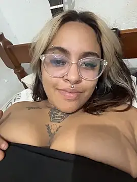 lolafairytail online show from December 2025 11:10:01 PM