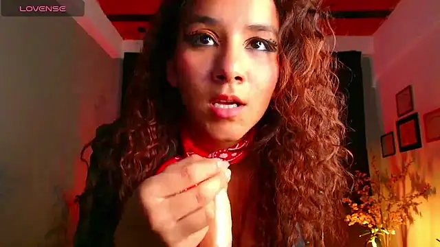 Snapshot of PoisonIvy15_ chatting on February 2025 02:37:01 AM PoisonIvy15 online show from February 2025 02:37:01 AM