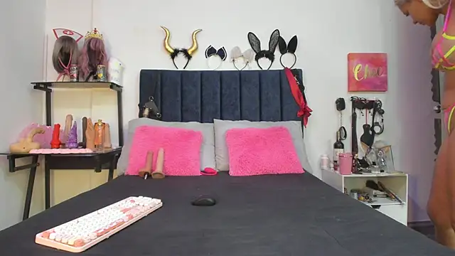 emmily giraldo online show from January 2026 02:08:01 PM