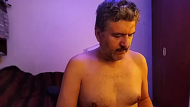 Snapshot of BushBator chatting on September 2025 06:35:02 PM BushBator online show from September 2025 06:35:02 PM