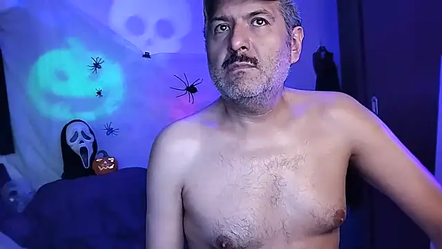 Snapshot of BushBator chatting on October 2025 06:36:02 AM BushBator online show from October 2025 06:36:02 AM