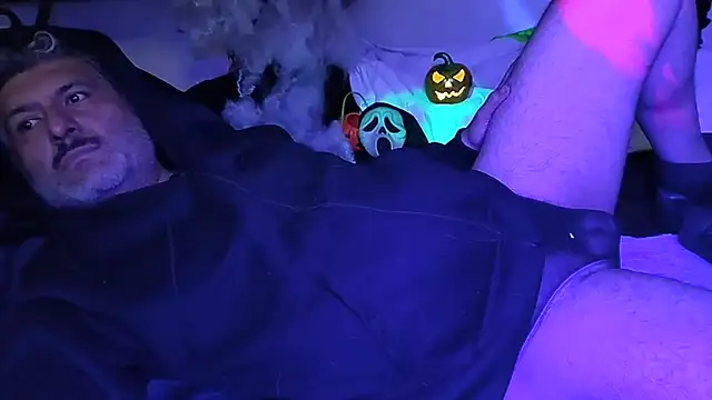 Snapshot of BushBator chatting on October 2025 07:49:02 AM BushBator online show from October 2025 07:49:02 AM