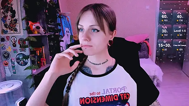 Snapshot of NaniMoore chatting on January 2025 11:00:02 PM NaniMoore online show from January 2025 11:00:02 PM