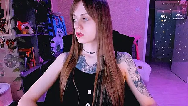 Snapshot of NaniMoore chatting on February 2025 08:19:02 PM NaniMoore online show from February 2025 08:19:02 PM