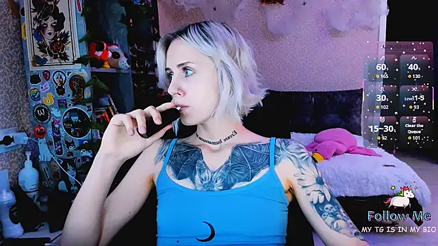 NaniMoore online show from November 2025 08:22:02 PM