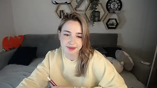 Snapshot of SabrinViolet chatting on December 2024 12:06:02 PM SabrinViolet online show from December 2024 12:06:02 PM