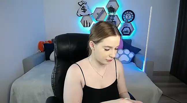 Snapshot of SabrinViolet chatting on February 2025 09:09:02 AM SabrinViolet online show from February 2025 09:09:02 AM