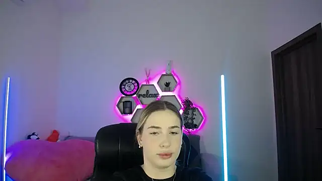 SabrinViolet online show from October 2025 08:12:01 AM