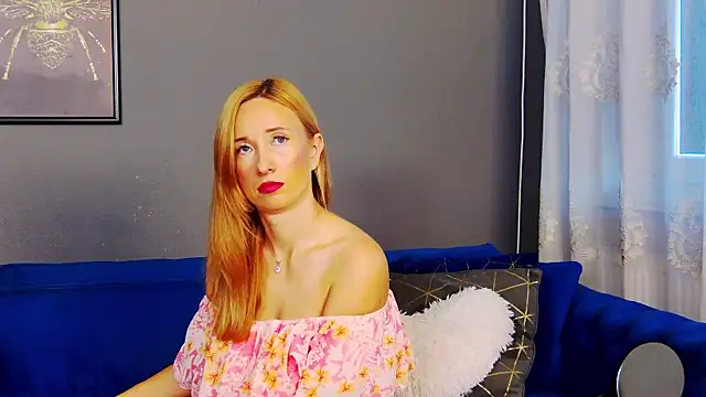 Snapshot of AnneHove chatting on July 2026 04:05:01 AM AnneHove online show from July 2026 04:05:01 AM