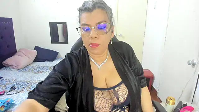 vikyadams online show from October 2025 11:23:01 PM